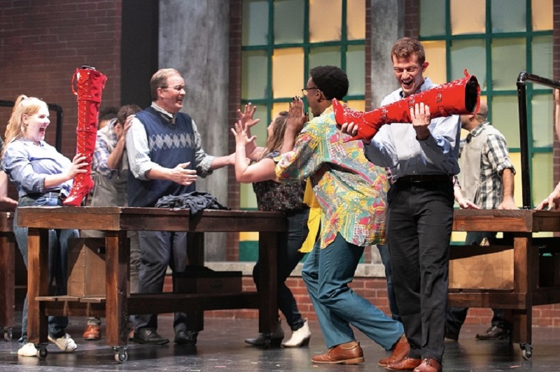 The company of Kinky Boots Highland Park Players