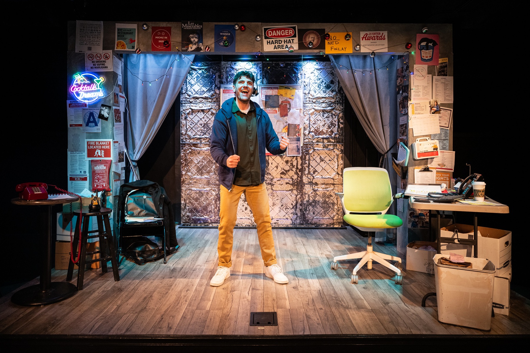 Mike Newquist in 'Fully Committed' in Chicago - Photo Credit: Derek Bertelsen